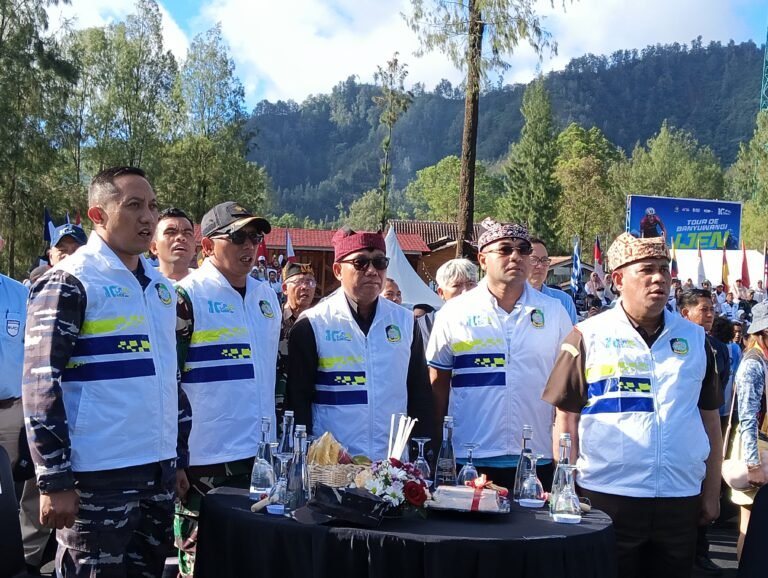 Dandim 0825/Banyuwangi Hadiri Finishing Tour De Ijen 2025 Etape 4 di Paltuding Kawah Ijen