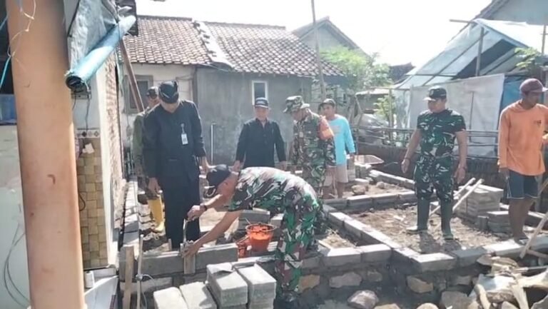 Danramil Rogojampi Bersama Forkopimcam Tinjau Program Rutilahu di Desa Aliyan