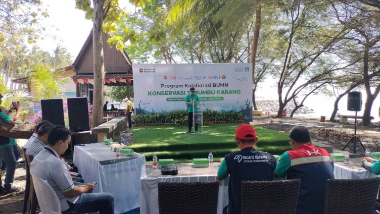 Koramil 0825/15 Wongsorejo Dukung Program Konservasi Terumbu Karang di Pantai Grand Watudodol (GWD)