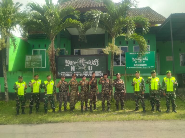 Sinergitas Koramil 0825/20 Songgon Bersama Banser Laksanakan Apel Dan Patroli Gabungan Di Wilayah Kecamatan Songgon.