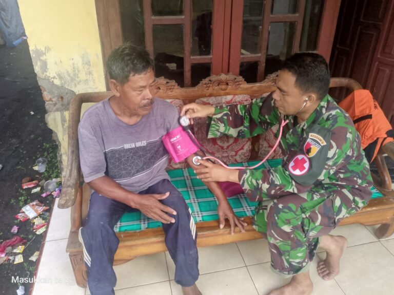Program TNI Manunggal Membangun Desa (TMMD) ke-126 yang digelar oleh Kodim 0818/Malang-Batu di Desa Lebakharjo, Kecamatan Ampelgading, Kabupaten Malang