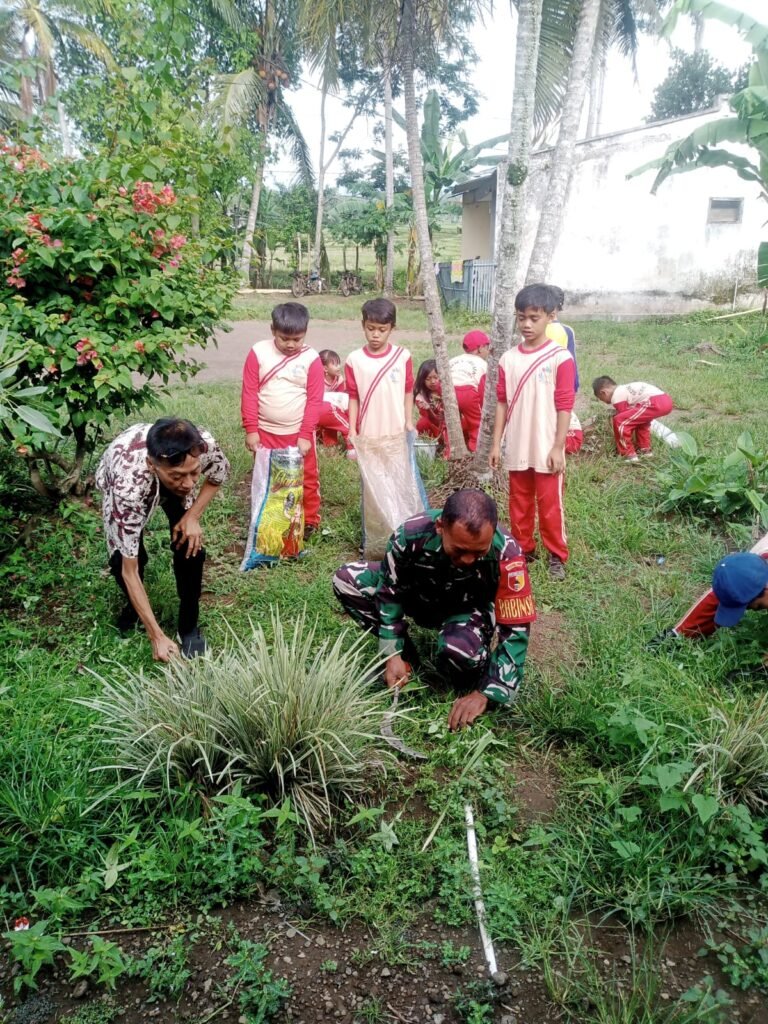 Karya Bakti Semarakkan SDN 1 Jelun, Libatkan Berbagai Elemen Masyarakat