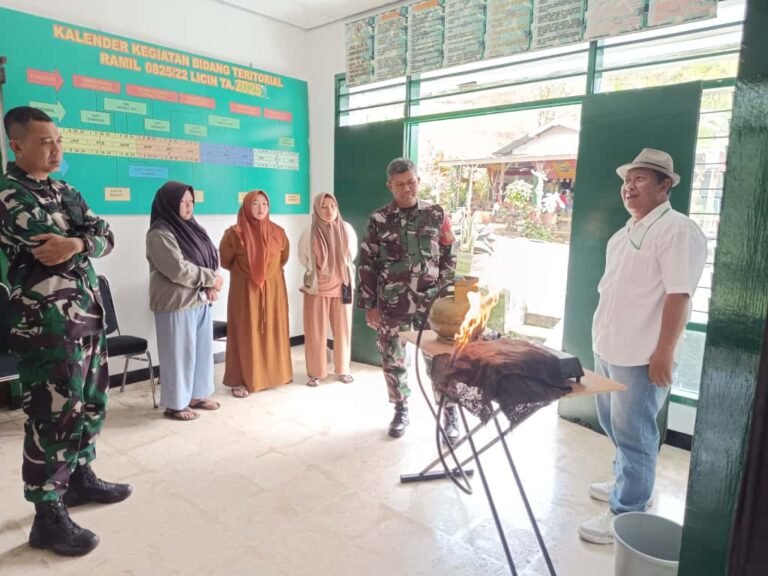 Sosialisasi Penggunaan Tabung Gas yang Aman, Personel Posramil 0825/22 Licin Antusias Pelajari Pencegahan Kebakaran