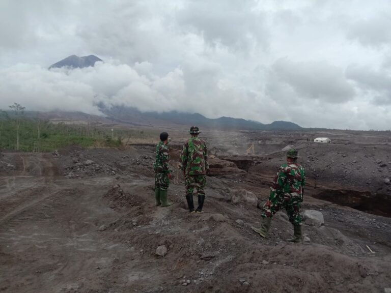 Peltu Danang Widiatmoko Pimpin Monitoring Sodetan Kritis untuk Lindungi Warga Pronojiwo