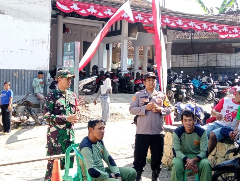 Babinsa Desa Gumuk Posramil 0825/22 Licin Laksanakan Pengamanan Hajatan Warga