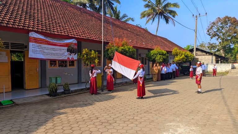 Tanamkan Kedisiplinan Sejak Dini, Babinsa Tamansari Berikan Wasbang di SDN 4 Tamansari