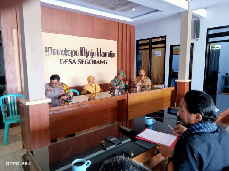 Babinsa Posramil Licin Monitoring Mediasi Terkait Lokasi KDKMP di Desa Segobang