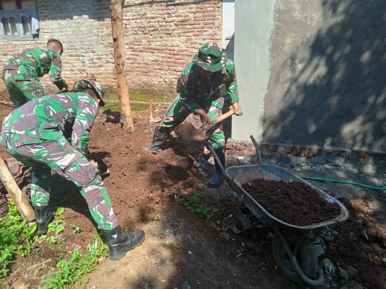 Kolaborasi Nyata, Satgas TMMD ke-128 Kodim 0820 Probolinggo Bangun RTLH Bersama Rakyat