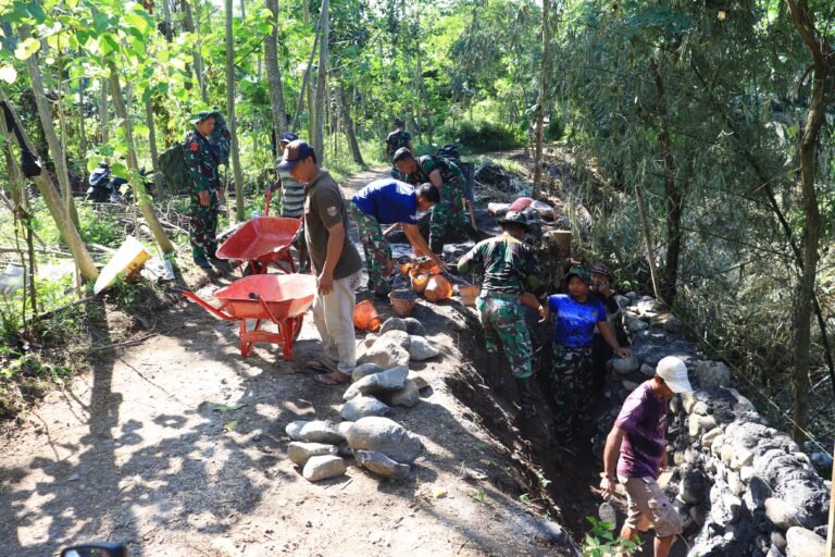 Dandim 0820 Probolinggo Kebut Pembangunan TPT, Warga Desa Brabe Diharapkan Bebas dari Ancaman Longsor