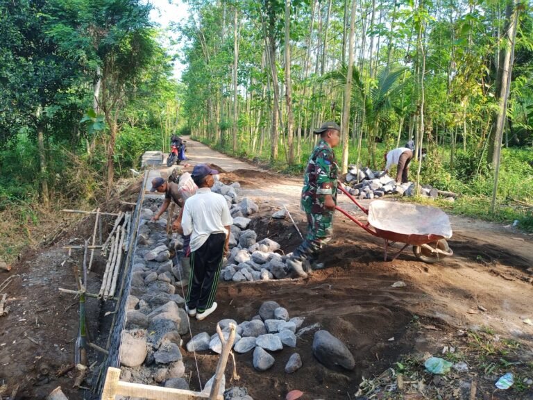 Pembangunan Tembok Penahan Tanah Titik Akhir Hampir Rampung